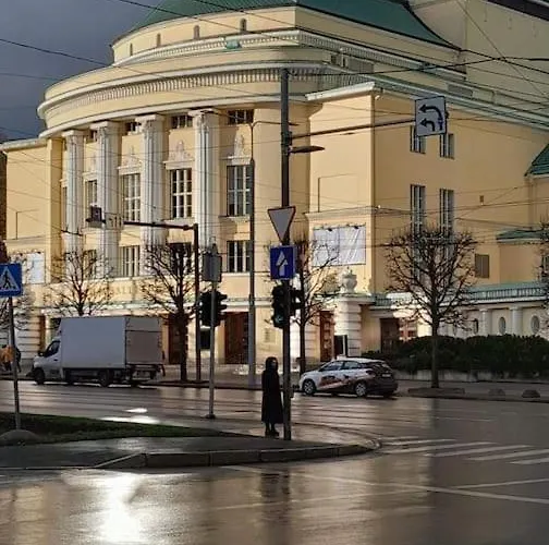 Apartment Operatheater View 2bd For 8 Tallinn