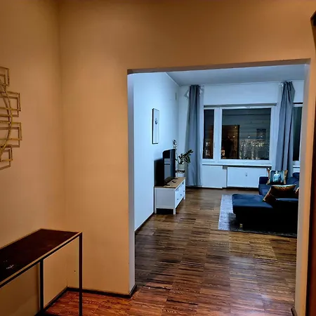 Operatheater View 2bd For 8