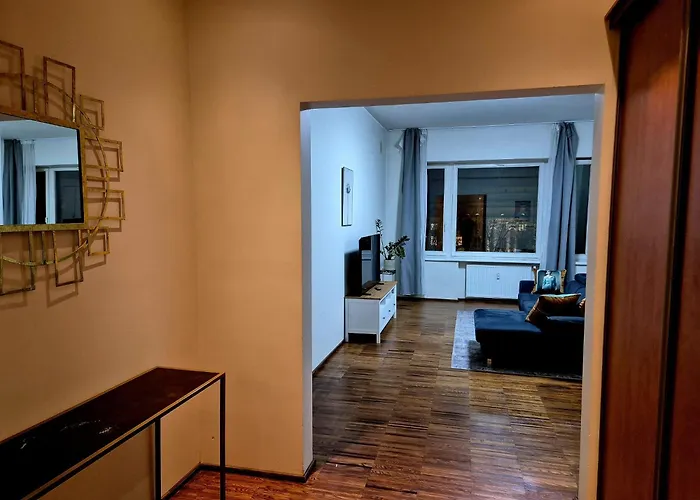 Operatheater View 2bd For 8